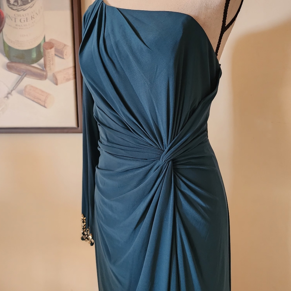 š„Mac Duggal Elegant One-Shoulder Teal Evening Gown with sleeve embellishment. - Picture 7 of 17